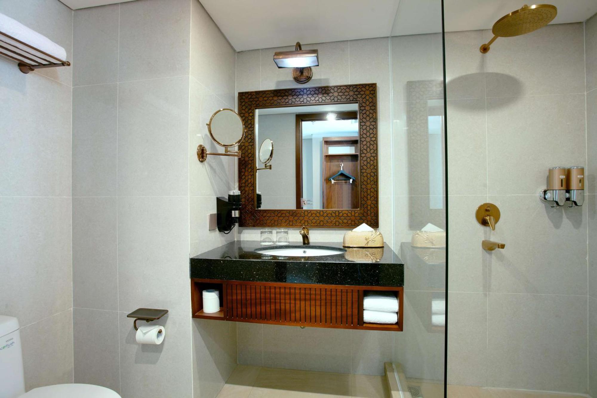 Alhambra Hotel & Convention, BW Signature Collection 打横 外观 照片
