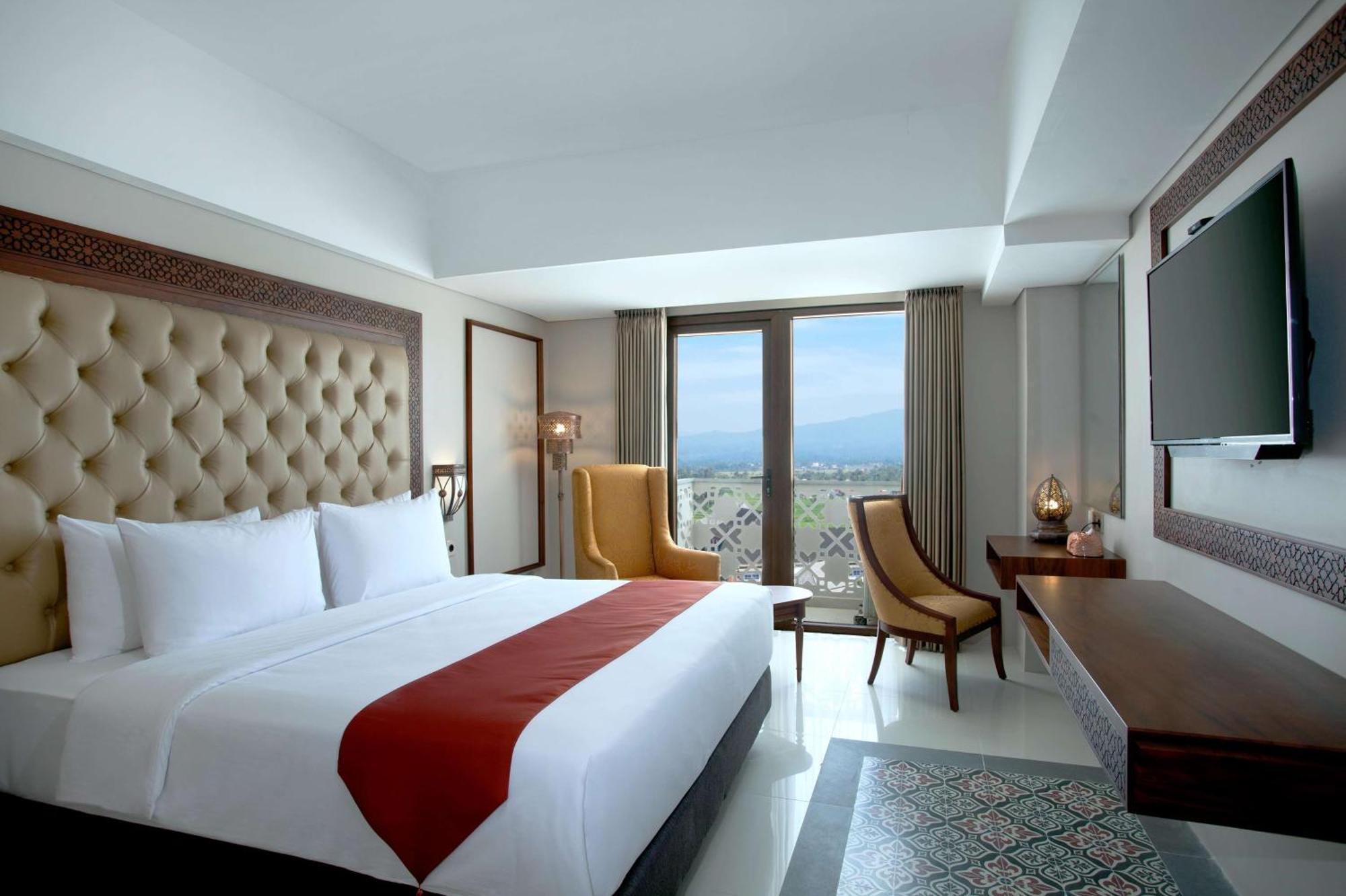 Alhambra Hotel & Convention, BW Signature Collection 打横 外观 照片