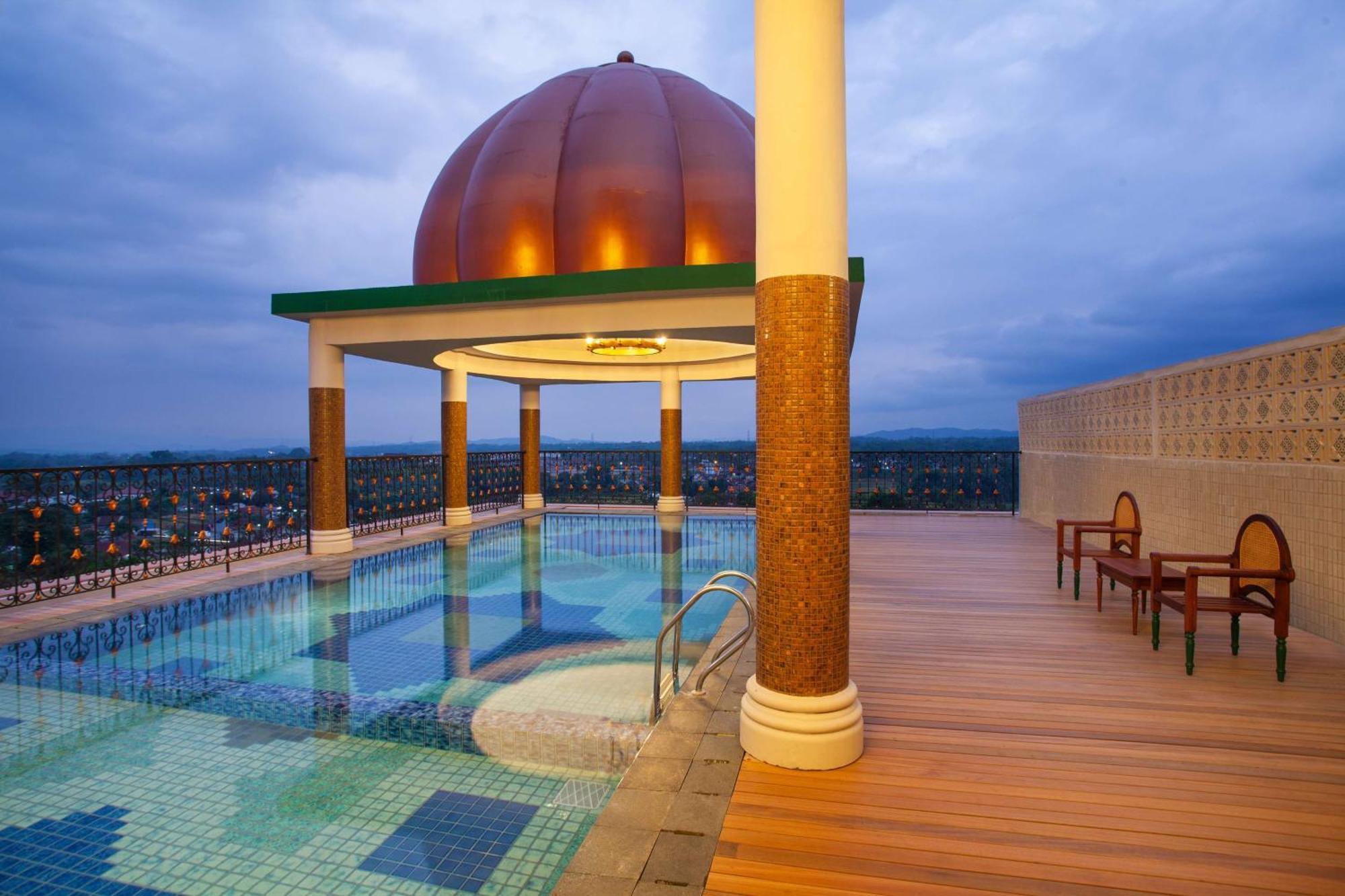 Alhambra Hotel & Convention, BW Signature Collection 打横 外观 照片