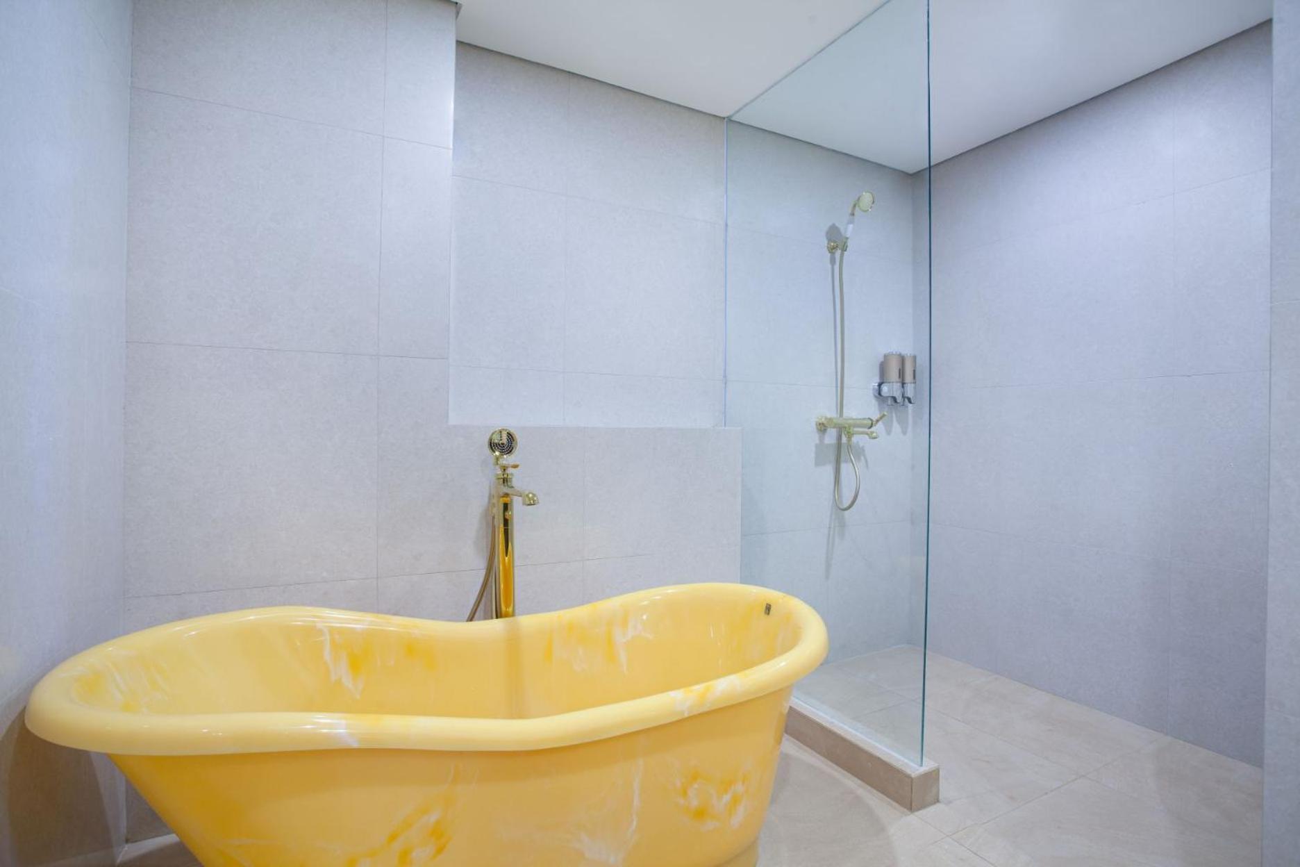 Alhambra Hotel & Convention, BW Signature Collection 打横 外观 照片